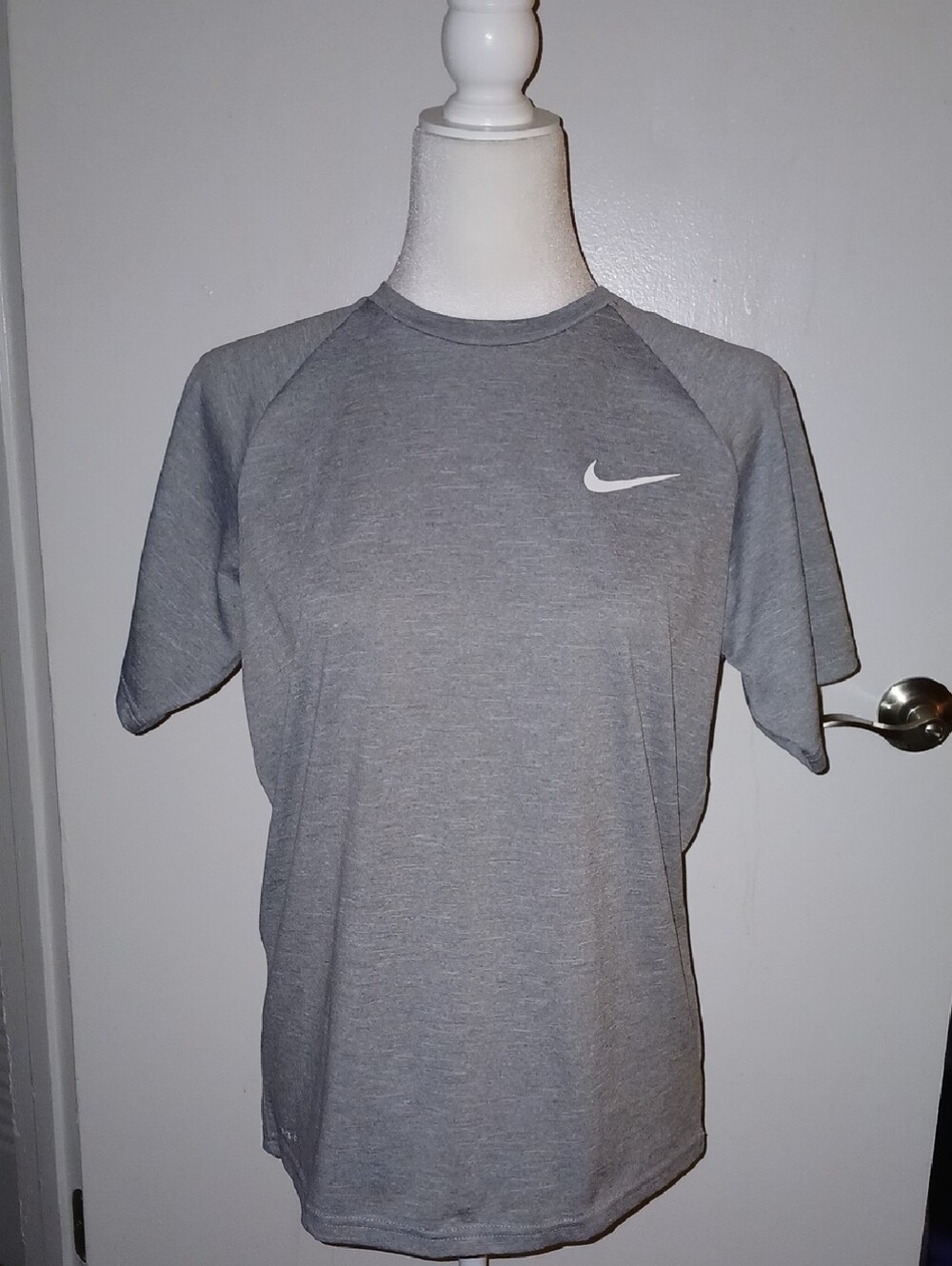 Nike Men's Light Grey Short-Sleeve Performance Tee UPF 40+